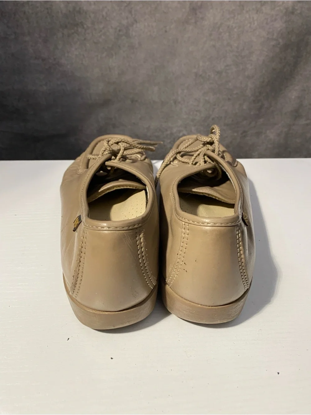Vintage SAS Siesta Women's Beige Leather Moc Toe Lace Up Comfort Loafers
